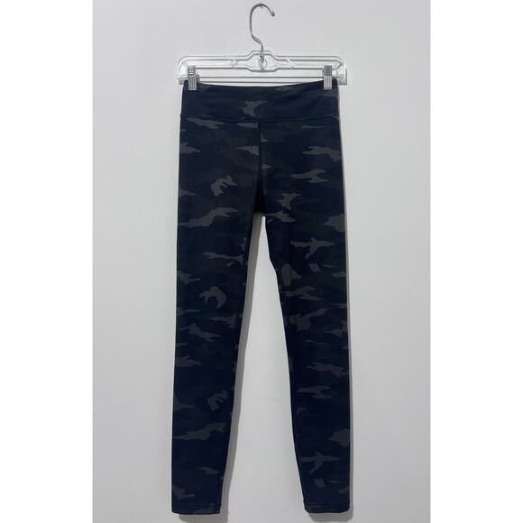 Athleta Girl High Rise Printed Chit Chat Tight XL 14 Black Grey Camo Logo - Picture 1 of 7